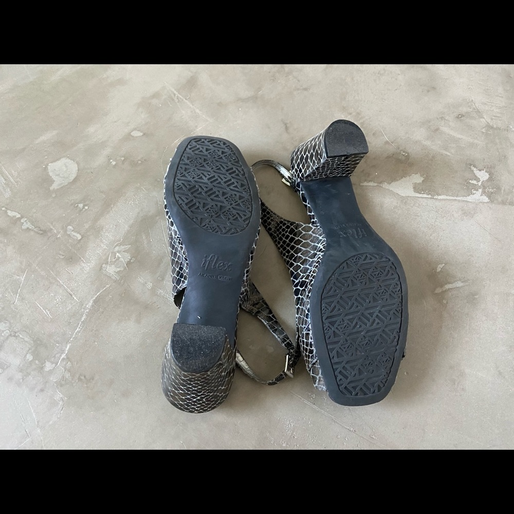 Anne Klein Gray Leather Snakeskin Slingbacks - Picture 3 of 6